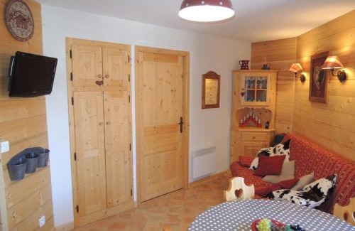 Chatel Apartment | Charmant appartement avec balcon à Châtel - 4 pers, proche centre et télécabine - FR-1-198-172