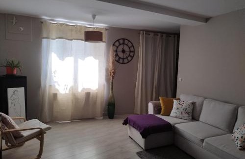 Le Coteau Apartment | Charmant appartement Le Coteau - Roanne