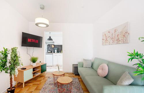 Le Pin Apartment | Charmant et Grand studio 34m2, Paris Disneyland 20min, Aéroport CDG, Parc Asterix, Gare de Chelles Gournay