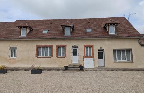 Boulay-les-Barres House | Charmant gîte à la ferme près d'Orléans avec parking privé - FR-1-590-575