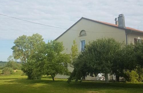 Toul House | Charmant gîte de 160 m² dans une ferme près de Toul, à 30 min de Nancy, avec terrasse et jardin privé - FR-1-584-65