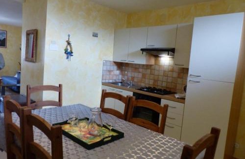 Saint-Palais Apartment | Charmant gîte nature 2 chambres, rando GRP, près de Montluçon, cour commune - FR-1-489-418