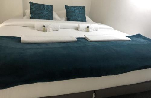 8th Arrondissement Apartment | Charmant studio près des Champs-Élysées
