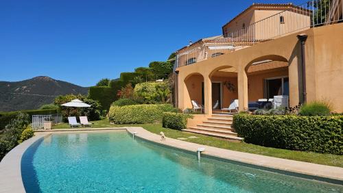 Theoule-Superieur House | Charmante Luxusvilla vue de rêve, aussergewöhnlich großer Pool, Meerblick