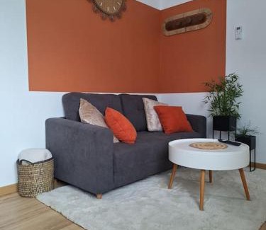 Caudebec-les-Elbeuf Apartment | Charmante maisonnette équipée