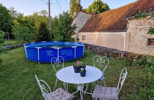 Ajat House | Charmante Maison 3 Chambres avec Jardin, Terrasse et Piscine aux Portes de Périgord - FR-1-616-285