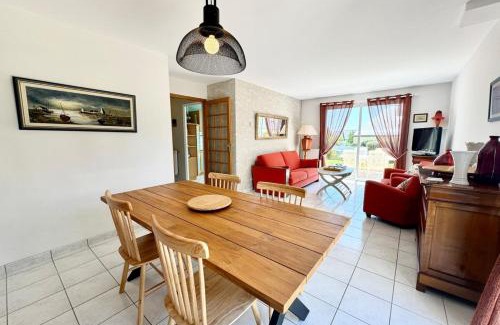 Ploemeur House | Charmante maison de vacances entre bourg et plages