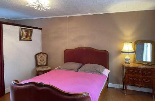 Arfeuilles House | Charmante maison familiale avec cour fermée, proche randonnées et sites naturels - FR-1-489-277