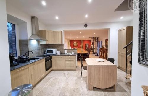Hasnon House | Charmante maison mitoyenne avec jardin, proche forêt, animaux admis, parking & WiFi - FR-1-510-203