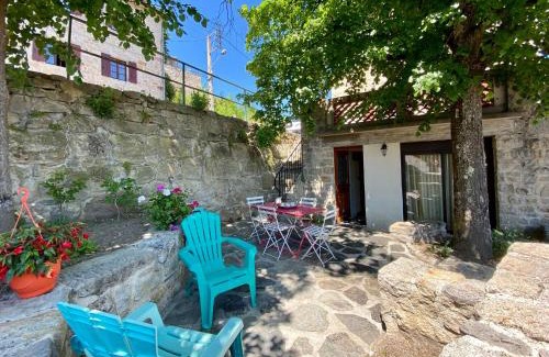 Val-des-Marais House | Charmante maisonnette à Blavozy, proche du Puy-en-Velay, avec terrasse privative, WiFi, et parking - FR-1-582-57
