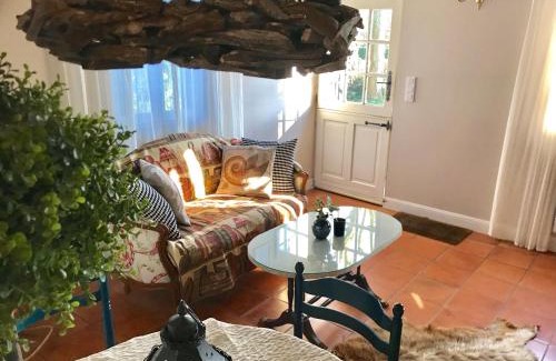 Fresne-le-Plan House | Charmante Petite Maison dans le Jardin