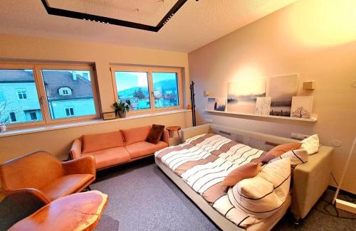 Pradl Apartment | Charmante Wohnung für 2 Personen in Zentrumsnähe x angenehm kühl im Sommer x Parkplatz x coworking-Arbeitsplätze im Haus