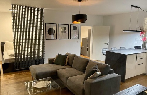 Waldhausen Apartment | Charmantes Studio Maschsee und Messe Nähe