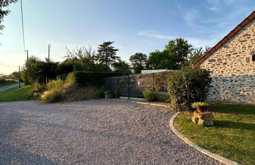 Nohant-Vic House | Charme Authentique en Berry, 11 Pers., Jardin et Wifi - FR-1-591-630