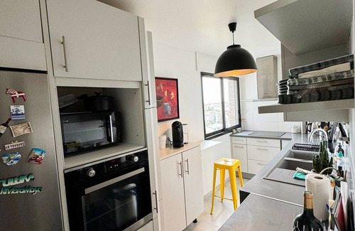 Quartier de Becon Apartment | Charme Parisien, Vue sur Tour Eiffel