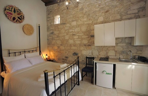 Agios Theodoros Cabin | Charming Luxury Studio Suite