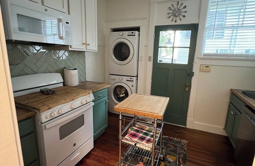 Audubon Cottage | Charming 1-bed cottage btw Tulane/Loyola & Freret hipster shops & restaurants