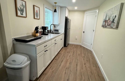 Glasgo Apartment | Charming 1-bedroom apartment in peaceful North Stonington