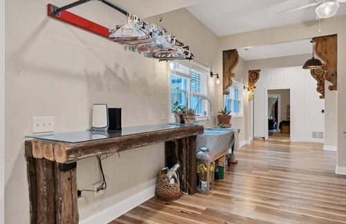 Southern Pines House | Charming 1-bedroom room with shared bath in Southern Pines with WiFi, AC