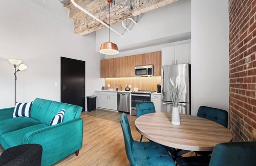 Downtown St. Louis Apartment | Charming 1-Bedroom, 1-Bathroom Loft in St. Louis with Pool, Rooftop, Gym