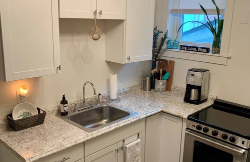 Zionsville Apartment | Charming 1-bedroom apartment with AC, WiFi on Main Street in Zionsville