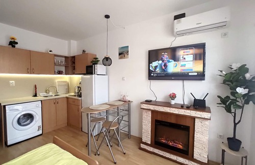 Tankovo Apartment | Charming 1-bedroom apartment in Nessebar Tankovo with Fireplace, AC, TV and WiFi