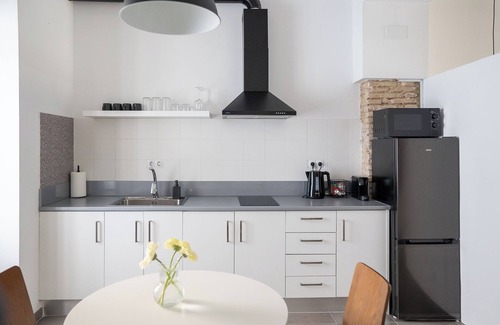 El Pilar Apartment | Charming 1-bedroom apartment in lovely València with WiFi, AC