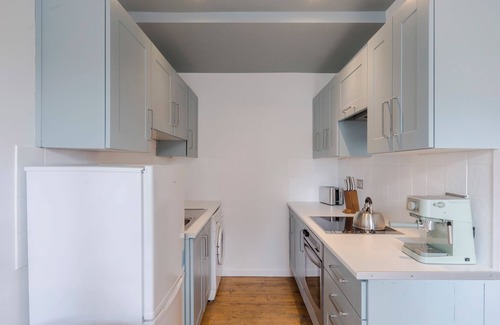 Hackney Apartment | Charming 1-bedroom apartment in beautiful Broadway Market with WiFi