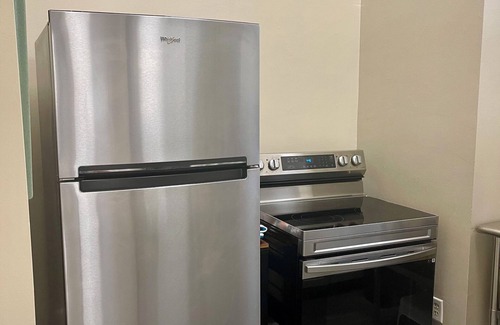 Warren Apartment | Charming 1-bedroom apartment in fantastic Warren with AC