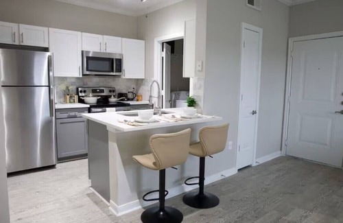 Alden Bridge Apartment | Charming 1-Bedroom Apt with Pool & Fitness Center