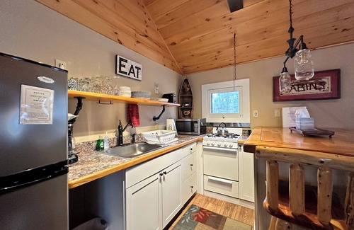 Old Forge Cottage | Charming 1-Bedroom Cottage with wood-burning fireplace