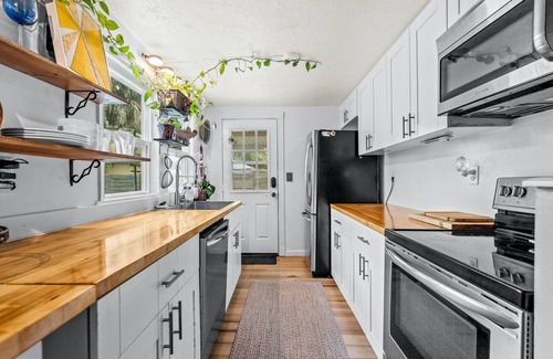 Laurel Cottage | Charming 1-bedroom cottage Nokomis
