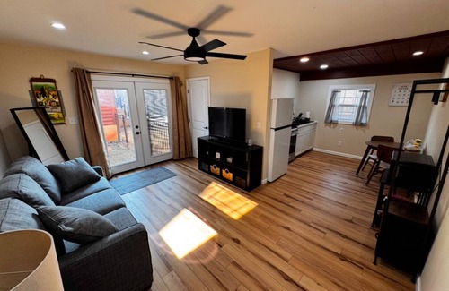Haywood House | Charming 1-bedroom house with WiFi, AC in Pleasant Rixeyville, VA on 13 acres!