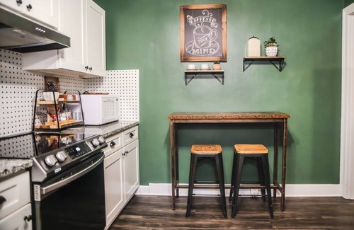 Dayton House | Charming 1-bedroom house with WiFi, AC in gorgeous Dayton