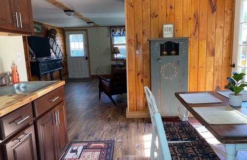 Indian Lake Apartment | Charming 1-bedroom apartment with WiFi and AC in beautiful Indian Lake.