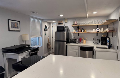 Washington Park West Apartment | Charming 1 bedroom Wash Park guest suite w/fireplace