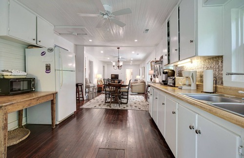 Saint Andrews House | Charming 125 Year Old Sewanee Home on Campus- Walk Everywhere!