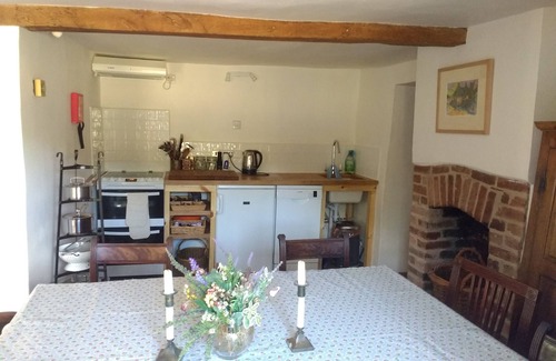 Alton Barnes Cottage | Charming 1660's Cottage.