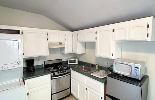 Northwood - Tara House | Charming 1BR Guest House, Orinda