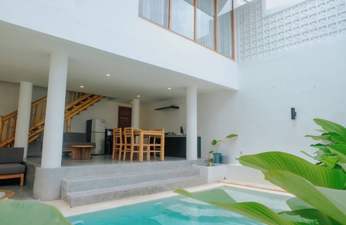Kuta Villa | Charming 2-bedroom villa with AC, WiFi & Private Pool in Kuta Lombok