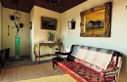 Annagry House | Charming 2-bedroom Garden Cottage & Carriage House