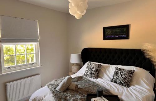 Marshborough Apartment | Charming 2-Bed Apartment in Sandwich in kent