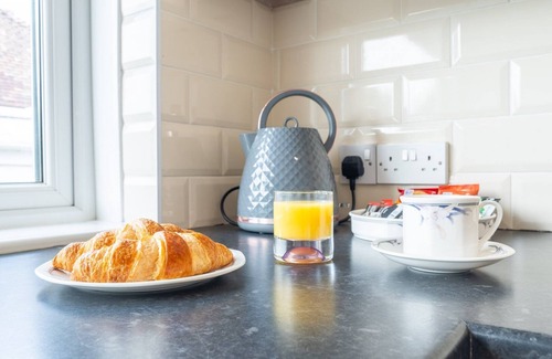 Radyr and Morganstown House | Charming 2-Bed Detached Home in Radyr
