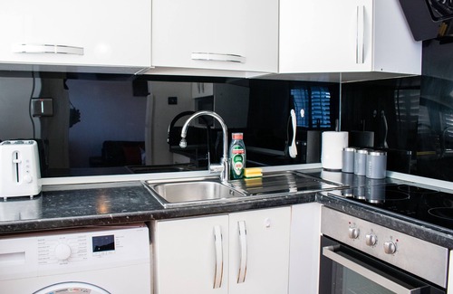 North End Apartment | Charming 2-bed Fully Furnished Apartment in London
