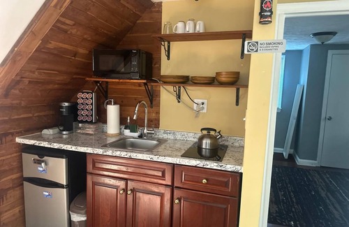 Seat Pleasant Bed & Breakfast | Charming 2-bedroom in serene Capitol Heights near Washington DC