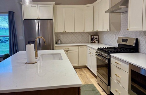 Ely House | Charming 2-bedroom 2 bath townhome with WiFi, AC in peaceful Ely