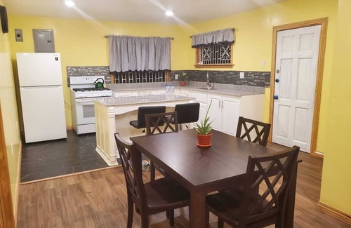Georgetown Apartment | Charming 2-Bedroom Apartment with AC, WiFi and Parking space inGeorgetown