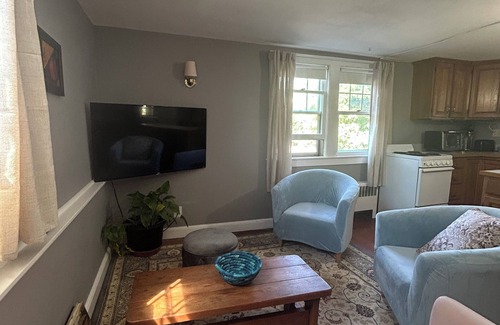 Litchfield Historic District Apartment | Charming 2-bedroom apartment in the center of historic Litchfield