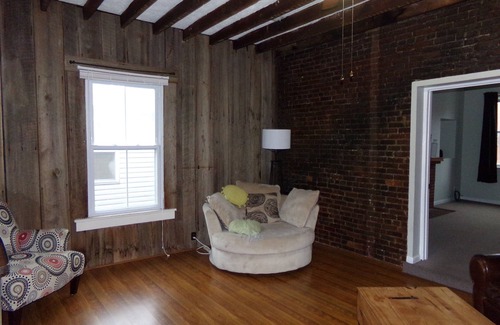 Maysville Apartment | Charming 2-bedroom apartment with WiFi and AC in enchanting Maysville