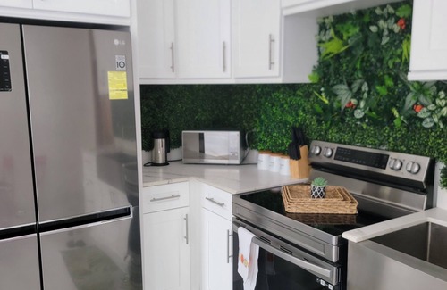 Camperdown Apartment | Charming 2-bedroom apartment with AC, WiFi in wonderful Kingston